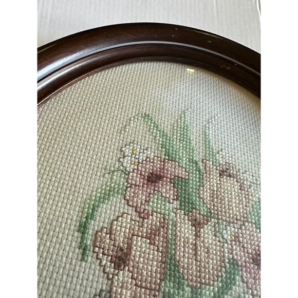 Oval Professional Framed Cross Stitch Needle Point Floral Vase Art Wood '89 Ohio - Picture 8 of 10